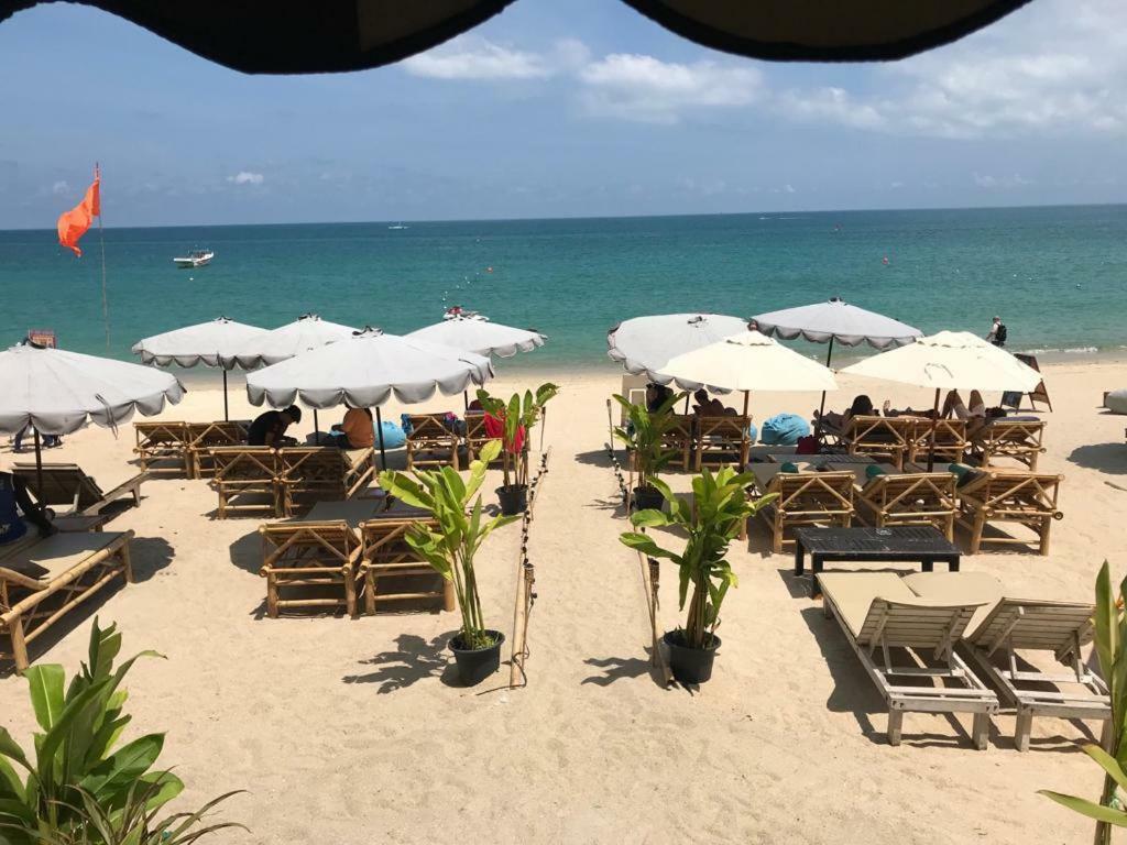 Gjestgiverier Oasis Beach Ko Samui